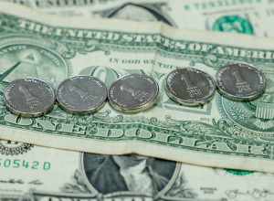 הדולר מול השקל, אילוסטרציה (צילום: מרק ישראל סלם)