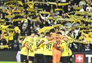 אוהדי מכבי נתניה (צילום: ברני ארדוב)