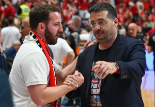 עכשיו הוא מאחל להם בהצלחה בגמר. ינאי (צילום: ברני ארדוב)