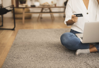 קניות אונליין.אילוסטרציה (צילום: FREEPIK)