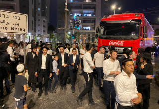 הפגנות החרדים בכביש 4 (צילום:  אבשלום ששוני)