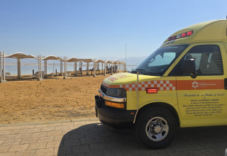 החוף בים המלח בו טבע גבר בן 70  (צילום: תיעוד מבצעי מד"א)