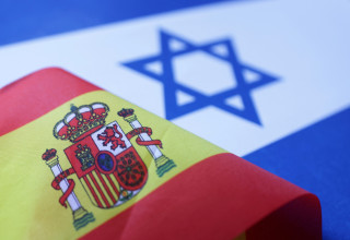 דגל ישראל, דגל ספרד (צילום:  REUTERS/Dado Ruvic/Illustration)