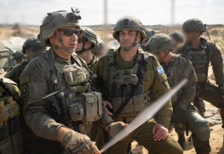 רא"ל אייל זמיר, תא"ל גיא לוי (צילום: דובר צהל)