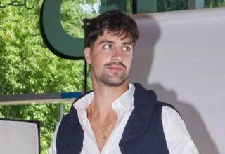 דני אבדיה על סט הצילומים לקמפיין החדש של "מי עדן" (צילום: שוקה כהן)