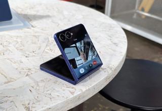 סמסונג – Galaxy Z Flip 7 (צילום: צחי הופמן)