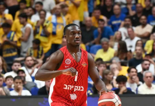 , בירושלים הבהירו לשחקנים כי הם לא רוצים לראות יותר מדי תמונות של חגיגה (צילום: ברני ארדוב)