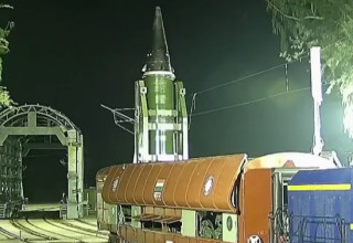 שיגור טיל בליסטי מתוך רכבת בהודו (צילום: צילום מסך רשת X)