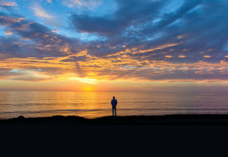 "על חוף הסליחה" (צילום:  אינג'אימג')