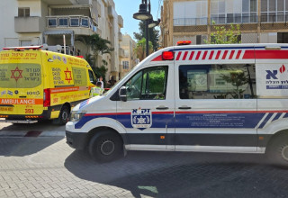 ניידות מד"א וזק"א ברחובות, ארכיון (צילום: זק"א)