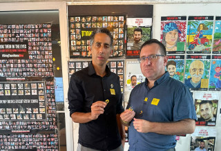 חגי לוין משמאל ביחד עם רז אביטן-כץ, עמותת "למענם" (צילום: עמותת "למענם")
