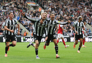 ברונו גימראייש חוגג עם ניק וולטמאדה, ניוקאסל (צילום: GettyImages)