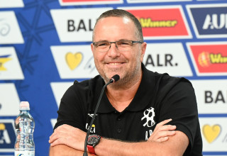 מאמן נבחרת ישראל רן בן שמעון (צילום: ברני ארדוב)