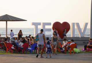 סוכות בנמל תל אביב (צילום: גיא יחיאלי)