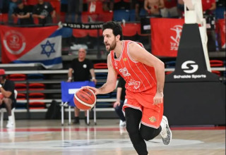 "מקצוען שאכפת לו". מיציץ' (צילום: ברני ארדוב)