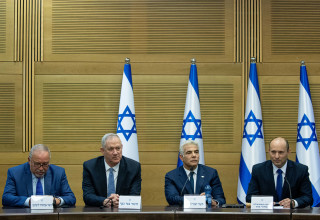 נפתלי בנט, יאיר לפיד, בני גנץ, אביגדור ליברמן (צילום: יונתן זינדל פלאש 90)