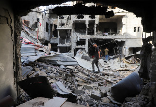 הרס בעזה, בית בשכונת תופאח בעיר עזה (צילום: REUTERS/Ebrahim Hajjaj)
