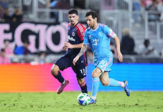 ליאונל מסי מול דור תורגמ'ן (צילום: GettyImages)