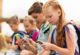 אינסטוש וטיקטוק (צילום: שאטרסטוק)