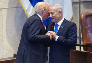 בנימין נתניהו, דונלד טראמפ (צילום: Evelyn Hockstein - Pool/Getty Images)