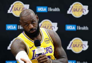 לברון ג'יימס (צילום: Ronald Martinez)