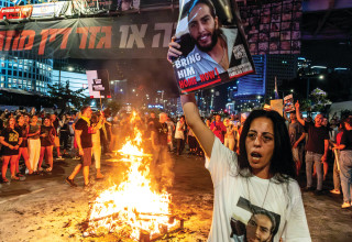 עינב צנגאוקר בהפגנה (צילום: אדר אייל)