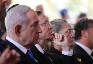 נתניהו והרצוג בטקס הממלכתי (צילום: פול אלכס קולומויסקי)