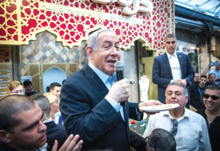 נתניהו בשוק מחנה יהודה (צילום: יונתן זינדל פלאש 90)