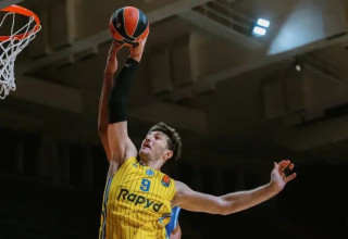 זה צמוד. סורקין (צילום: אתר רשמי, Djordje Kostic)