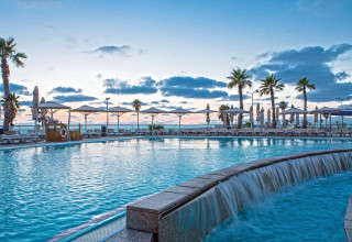 בריכת מלון דיויד אינטרקונטיננטל (צילום: אריאל תורג'מן)