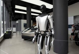  מתקרב לקו הייצור. אופטימוס (צילום: שאטרסטוק)