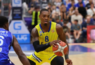 אחוזים טובים לצהובים. ווקר (צילום: אודי ציטיאט)