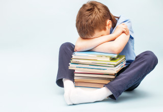 ילד מתקשה בהתמודדות בבית הספר (צילום: אינג אימג')