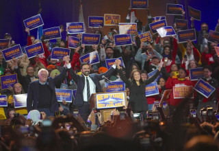 ממדאני, סנדרס ואוקסיו-קורטז בעצרת בניו יורק  (צילום: רויטרס)