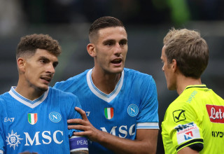 לורנצו לוקה (מימין), ג'ובאני די לורנצו שחקני נאפולי (צילום: GettyImages, Jonathan Moscrop)