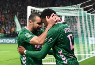 מחמוד ג'אבר עם ג'ושוע דופוס (צילום: GettyImages)