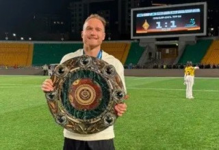 דן גלזר חוגג זכייה באליפות עם קייראט אלמטי (צילום: אתר רשמי, מתוך אינסטגרם)