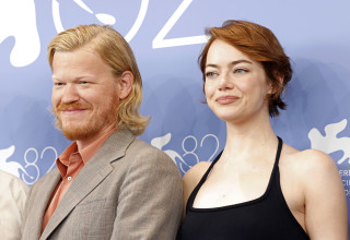 אמה סטון, ג'סי פלמונס (צילום: Getty images)