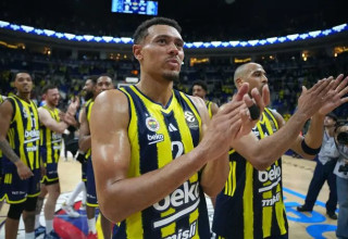 גם פנרבחצ'ה לא ממהרת לחתום (צילום: GettyImages)