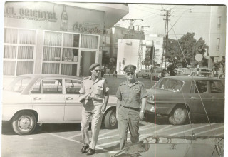 רבין יוצא ממסעדת אולימפיה (צילום:  נתן זהבי)