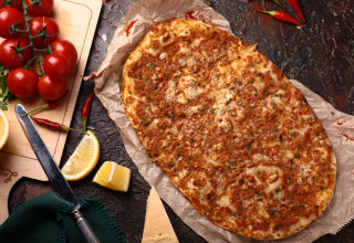 פיצה לבנונית (צילום: שאטרסטוק)