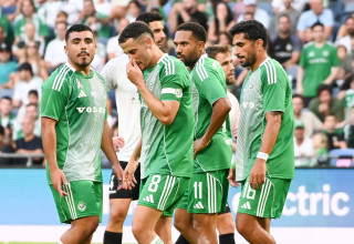 קני סייף, קנג'י גורה, דולב חזיזה, איתן אזולאי שחקני מכבי חיפה (צילום: ברני ארדוב)