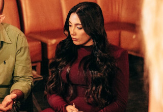 יובל רפאל רגע לפני העלייה לבמה (צילום: יחצ)