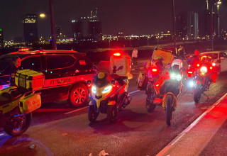 זירת התאונה ברחוב אבא בן בראשון לציון (צילום: תיעוד מבצעי מד"א)