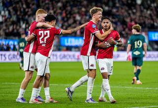 שחקני אלקמאר חוגגים (צילום: Gettyimages)