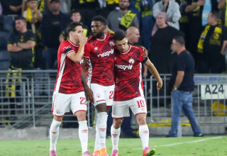 דן ביטון, לוקאס ונטורה, הלדר לופס, שחקני הפועל באר שבע (צילום: דני מרון)