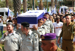 ארונו של אסף חממי ז"ל (צילום: מרק ישראל סלם)