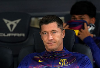 רוברט לבנדובסקי חלוץ ברצלונה (צילום: Alex Caparros / Stringer)