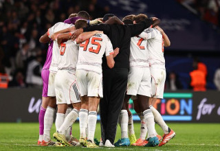 שחקני באיירן מינכן חוגגים (צילום: Gettyimages)
