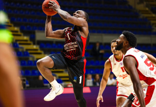 ג'ארד הארפר, הפועל ירושלים (צילום: אתר רשמי, מיכל בן גיגי, הפועל ירושלים)